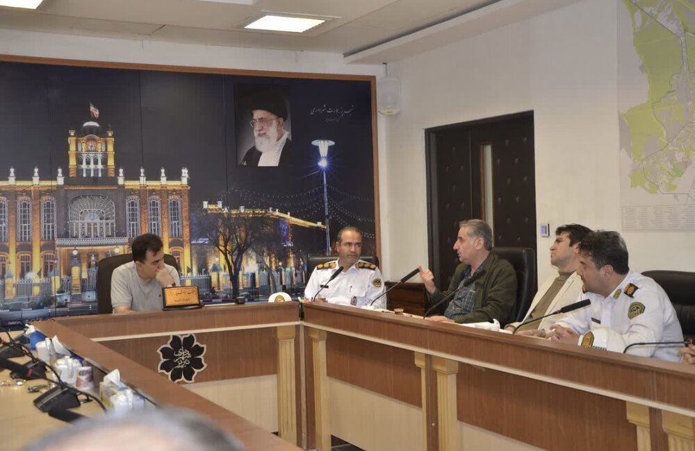 بررسی مشکلات پیاده‌راه فجر با حضور شهردار تبریز