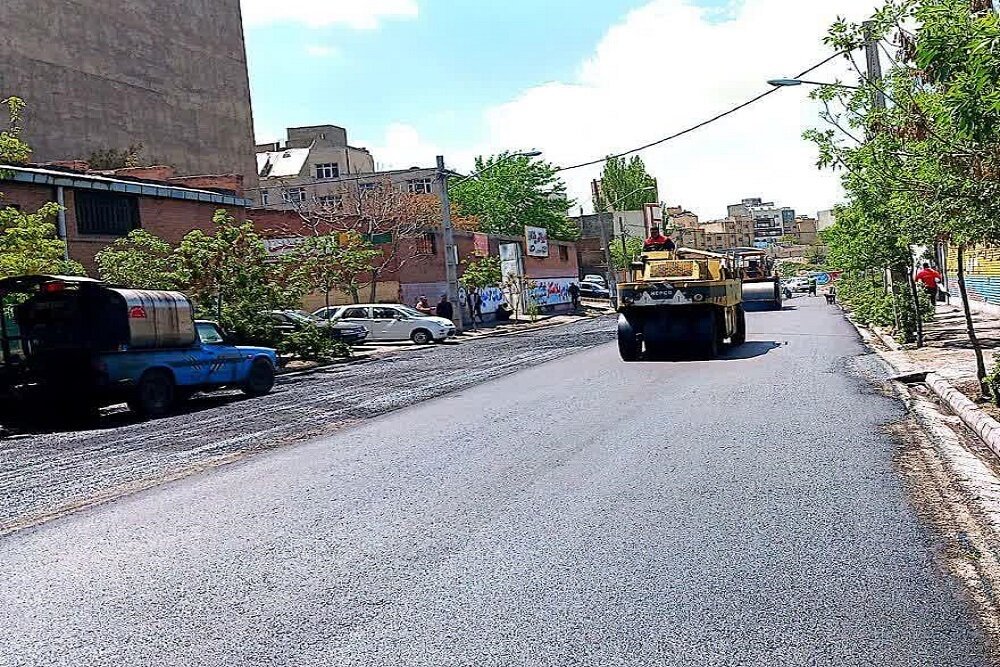 آسفالت‌ریزی ۹ هزار تنی در ۴۴ محله و معبر شهری طی هفته آخر اردیبهشت