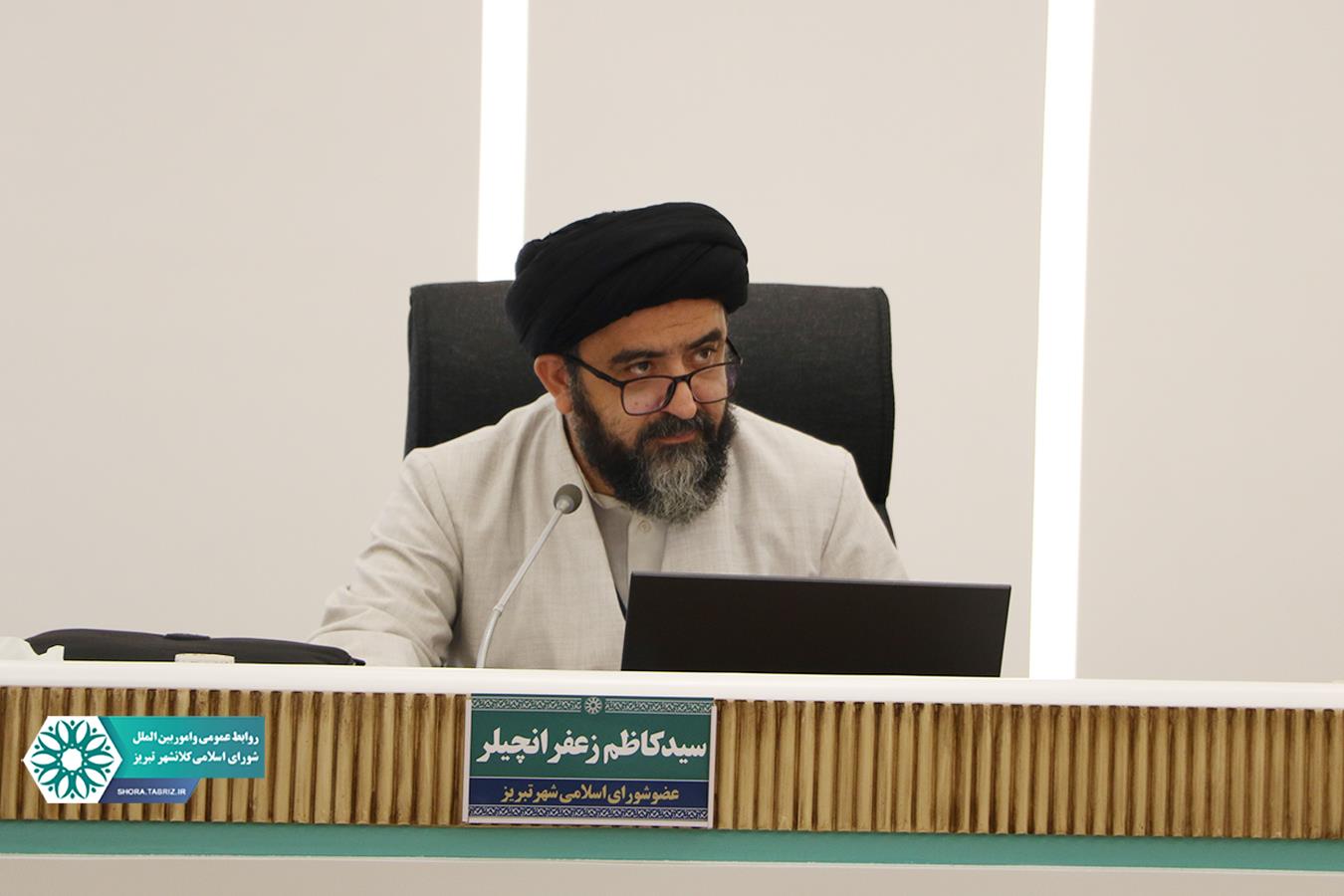 پیشنهاد نام‌گذاری مکانی به‌نام آیت‌الله فاطمی‌نیا / مجسمه مادر شهید میدان راه‌آهن تبریز ناپدید شده است