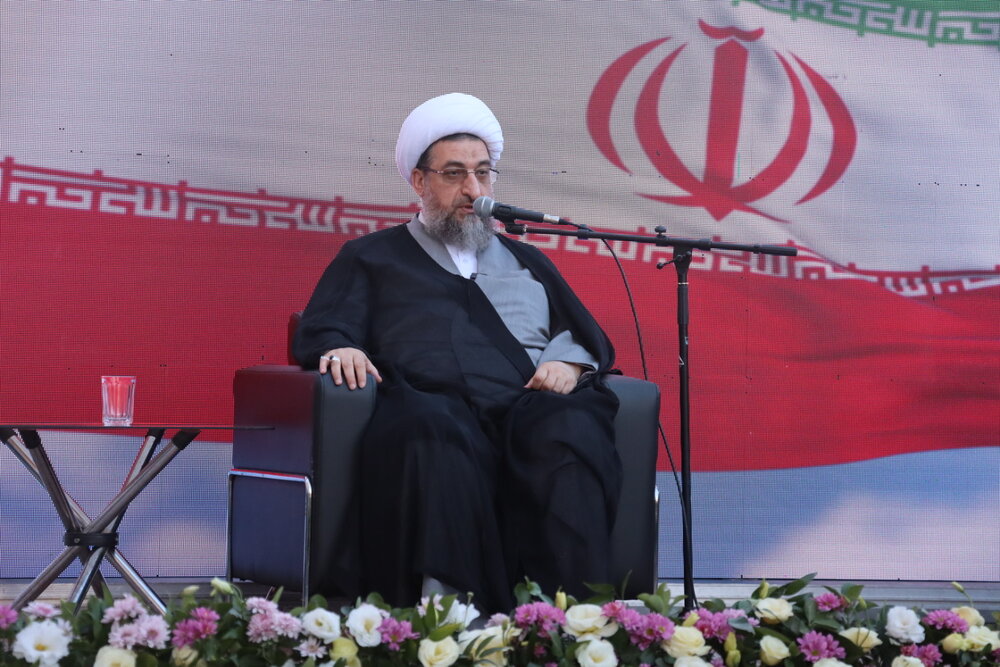 شهر نیازمند همدلی مسئولان است / حاشیه سازی برای مدیریت شهری امری ناپسند است