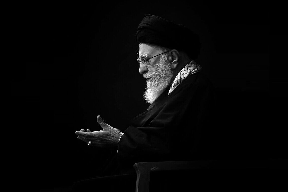 مکتب، اراده و راه امام شهید باید در زندگی همگی ساری و جاری باشد