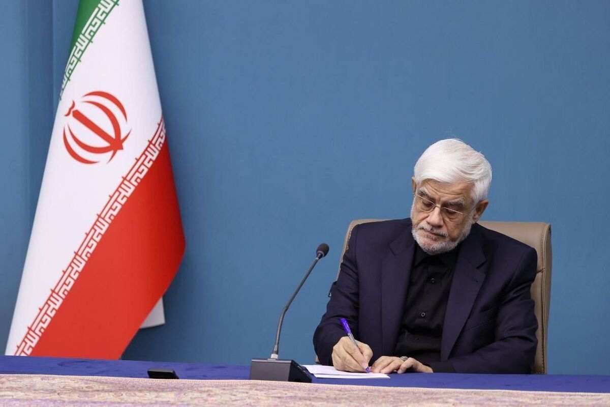 عارف:ایران جان‌پناه آزادگان جهان است/ جنگ اصلی امروز، جنگ روایت‌ها بر سر امید و هویت ملی
