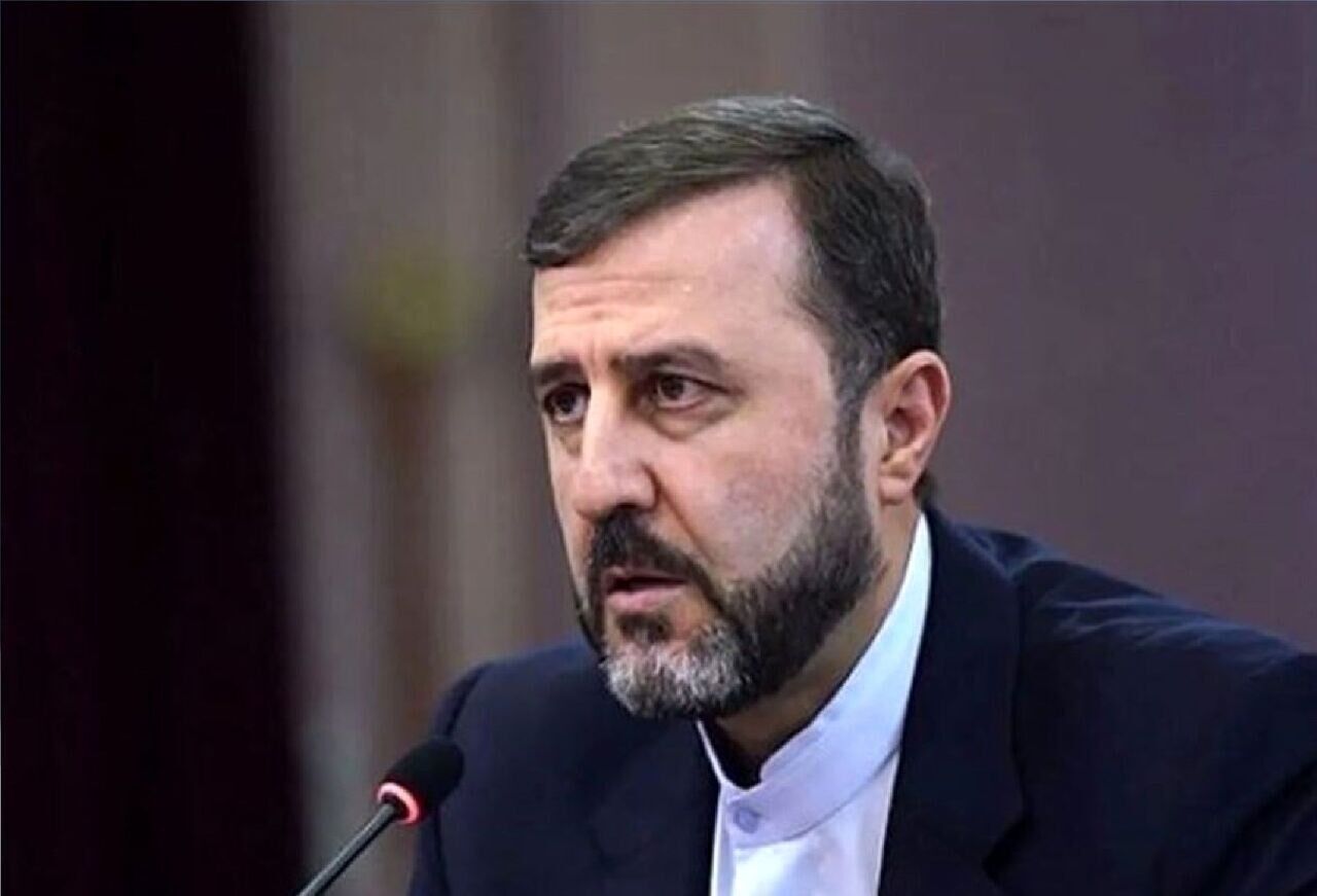 غریب آبادی: تنگه هرمز فقط با فرمان ایران بسته و باز می‌شود